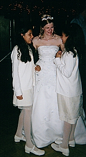 Bride-Nieces.jpg (51645 bytes)