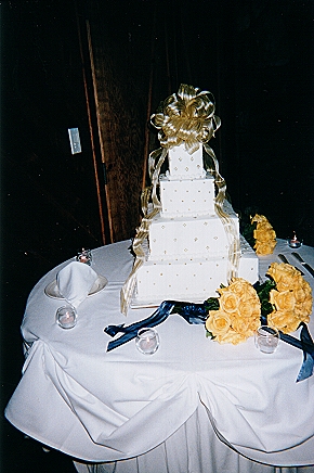 Cake.jpg (117419 bytes)
