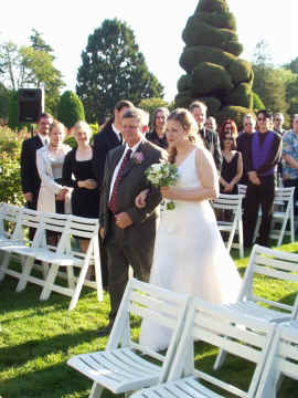 CynDar_aislebride.jpg (112457 bytes)