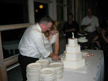 CynDar_cake.jpg (89441 bytes)