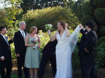 CynDar_flyinmydress.jpg (136845 bytes)