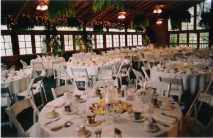 Dining-room.jpg (100453 bytes)