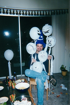 halloween10.jpg (123215 bytes)